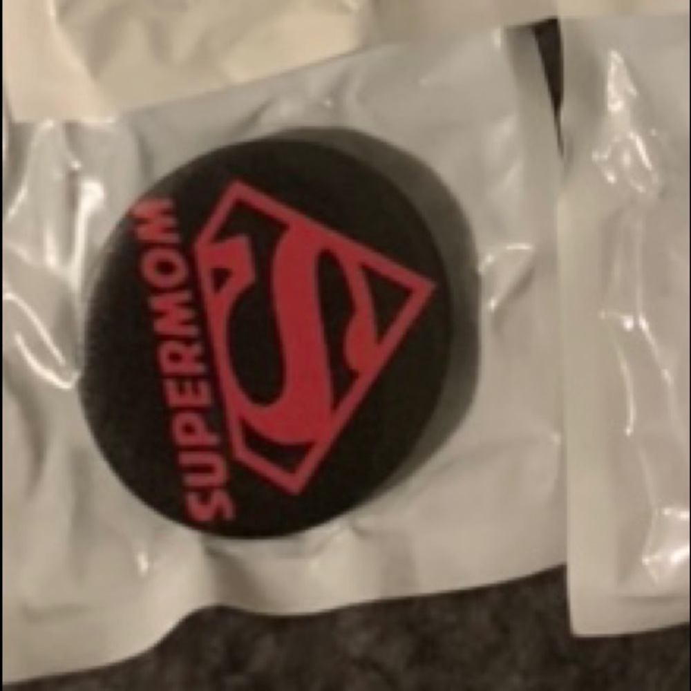 SUPERMOM Pop Socket!! Brand New in package!
